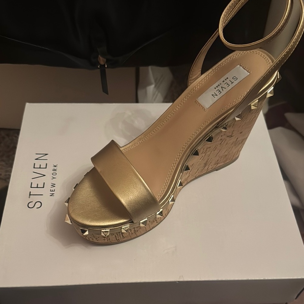 BRAND NEW Steven New York Gold Wedge Sandals with Stud Detail